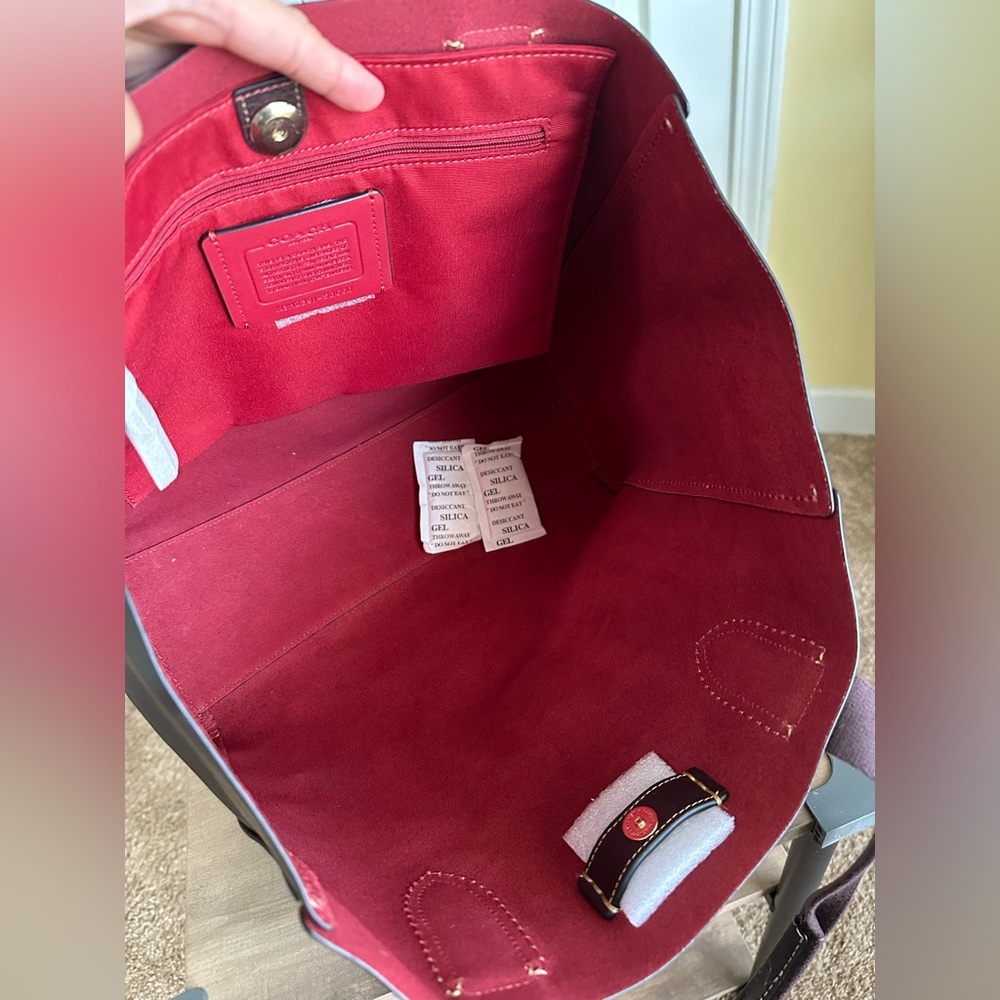 Sold- Coach Derby Leather Open Top Tote Bag in New with Tag Condition, Oxblood - Picture 8 of 8